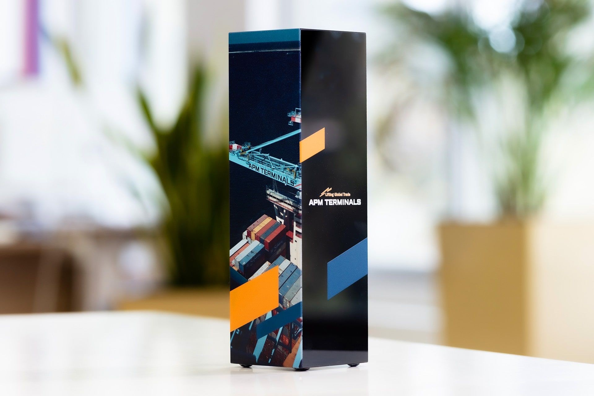 statuetka szkło APM Terminals glasso