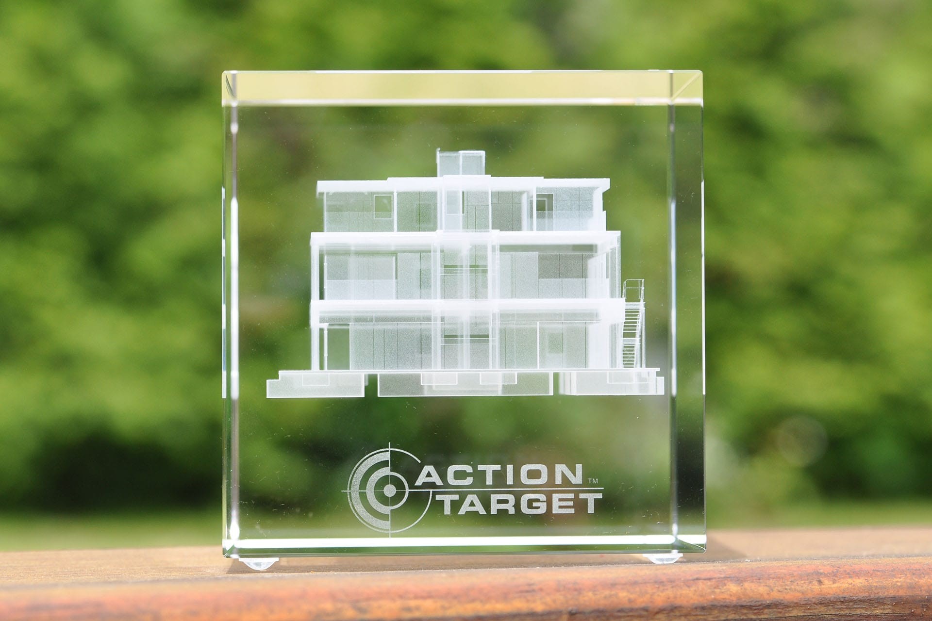 statuetka szklo Action Target glasso